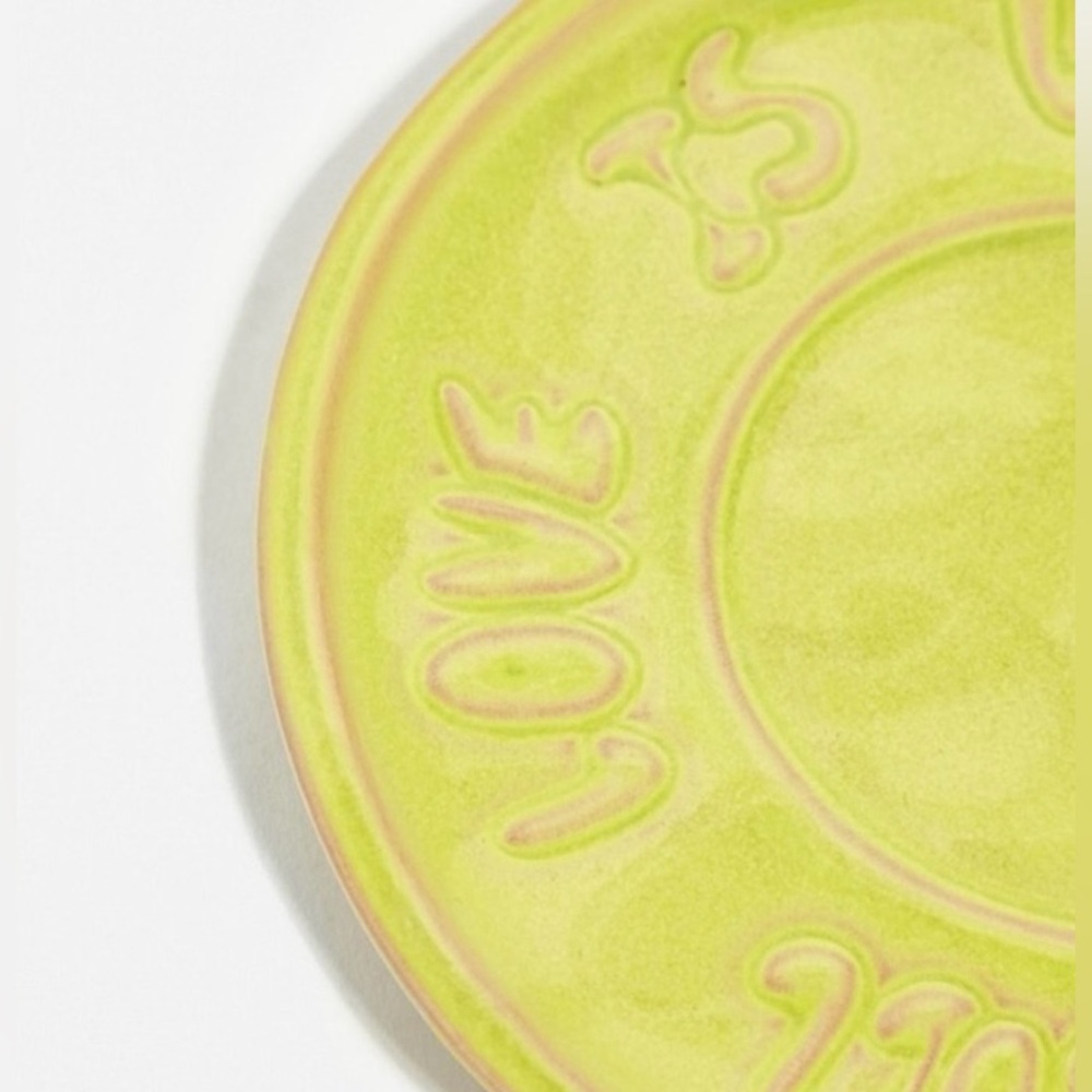 NIB Urban Outfitters Love Is Like A Warm Roll (Set of 4) Side Plates - Picture 2 of 3